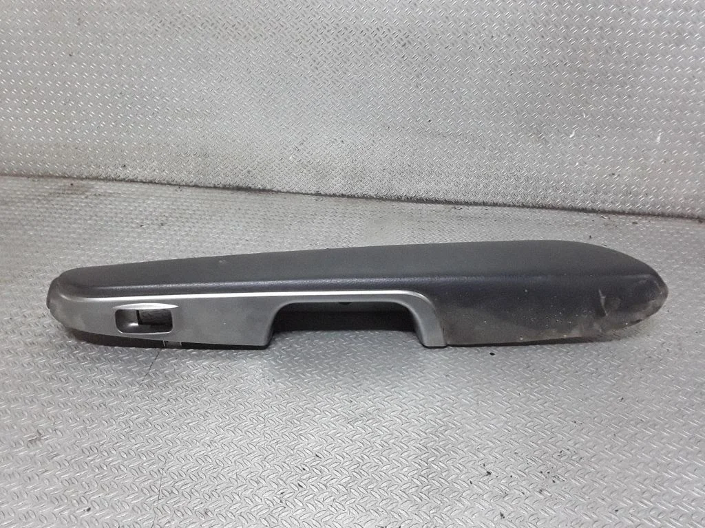 Rear door handle trim MR4560874