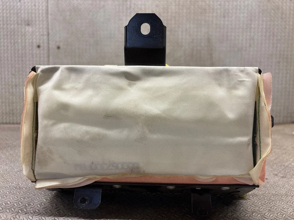 Kõrvalistuja turvapadi 7396012050
