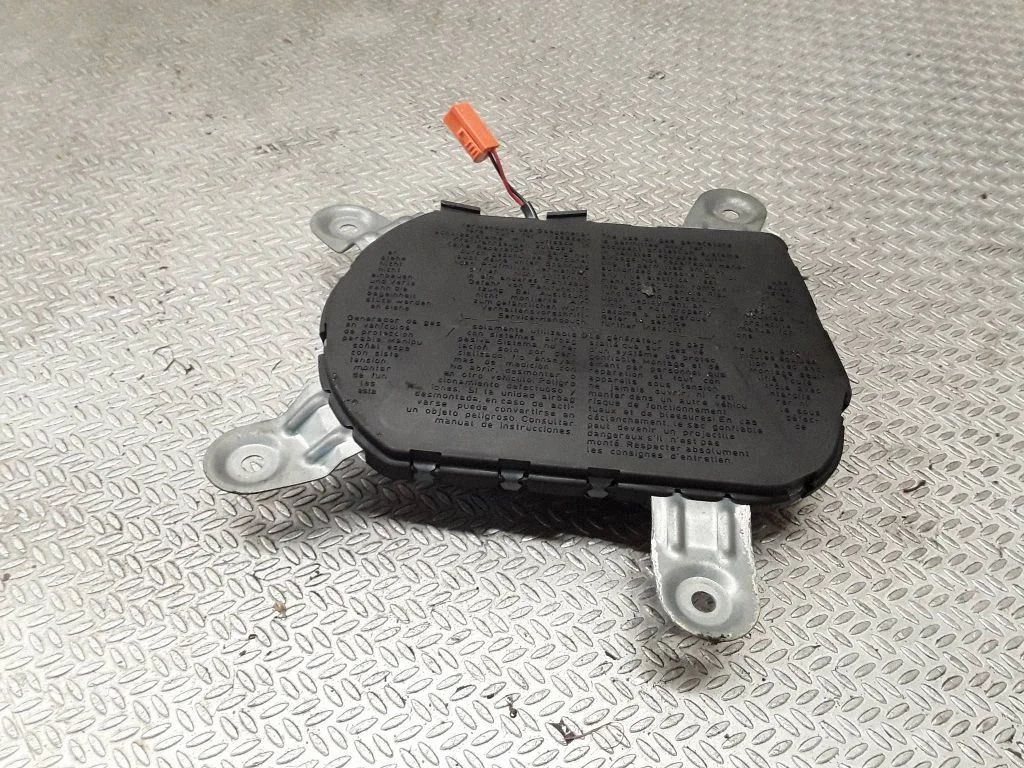 Front door airbag – BMW 5 Series E39 (1996-2003)