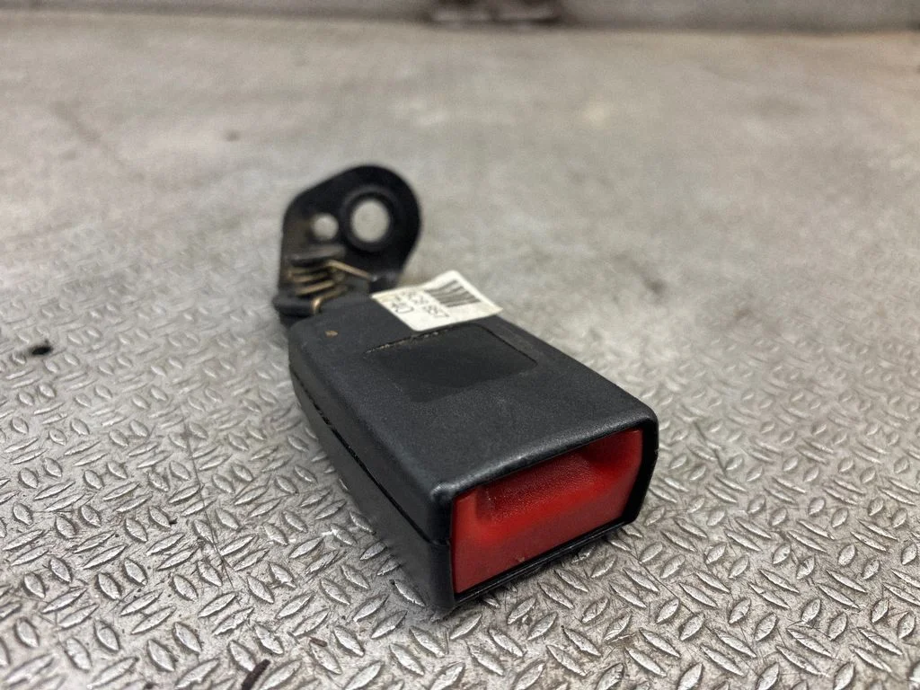 Rear seatbelt buckle 3C8857740