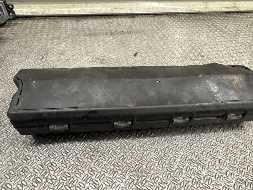 Knee airbag 84039839