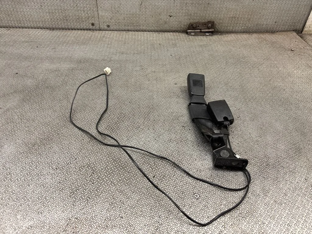 Middle seatbelt buckle (rear) 9681985380