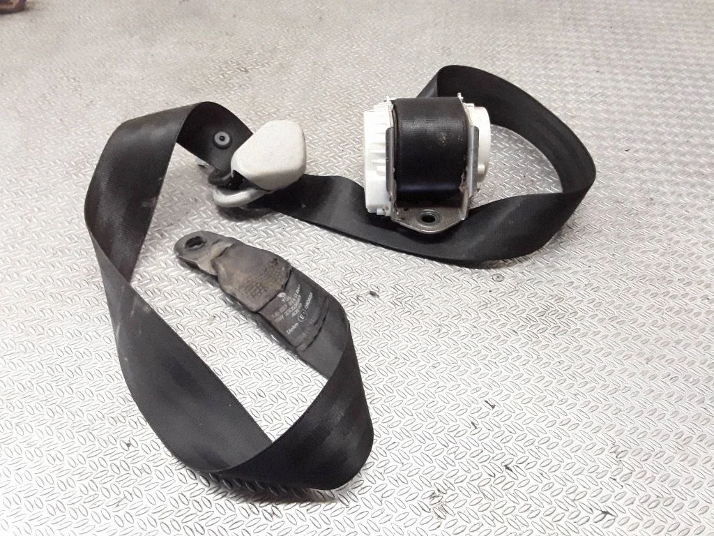 Rear seatbelt 7J0857811D