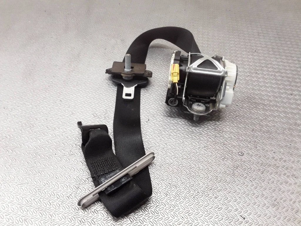 Tagumine turvavöö A1648601785