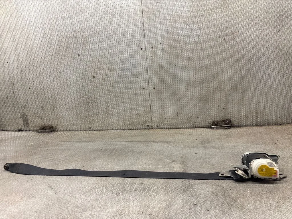 Front seatbelt – Toyota Corolla Verso AR10 (2004-2009)