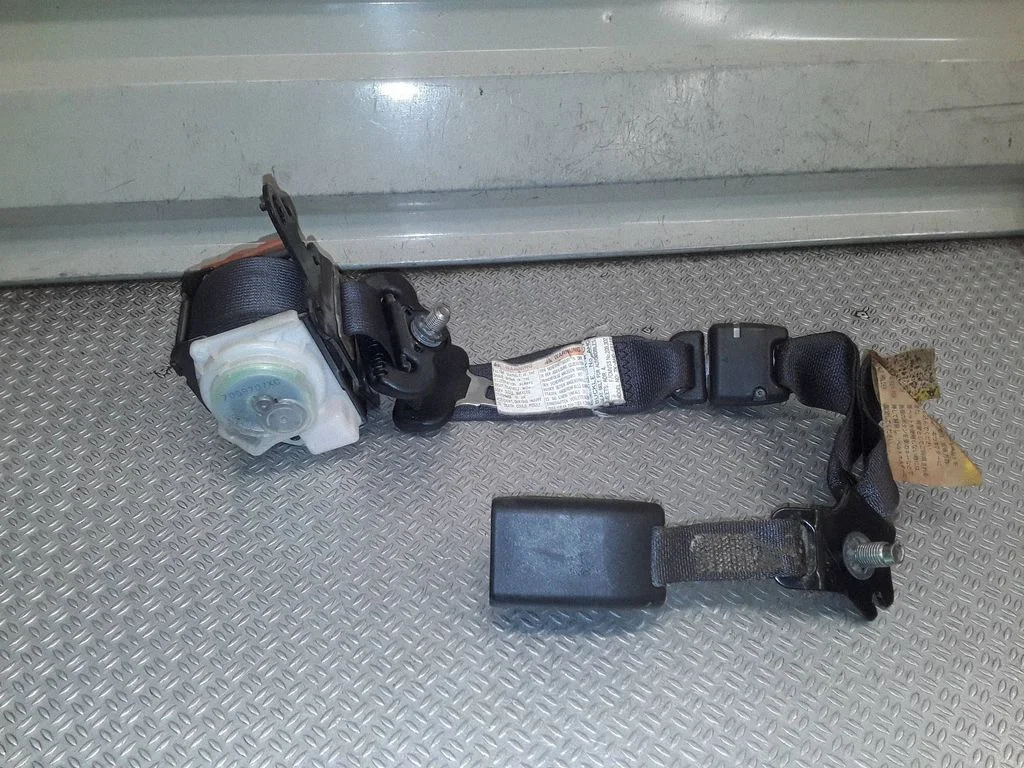 Middle seatbelt (rear) – Subaru Impreza III (2008-2011)