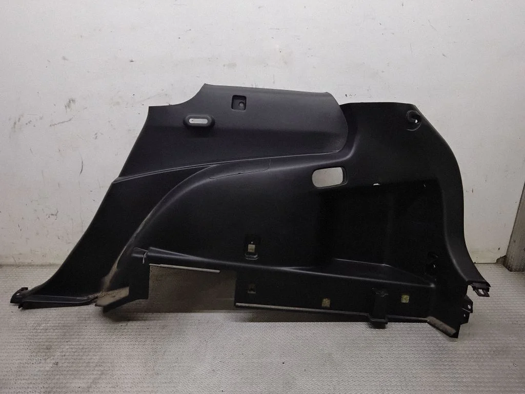 Dolny panel boczny bagażnika EG2168851