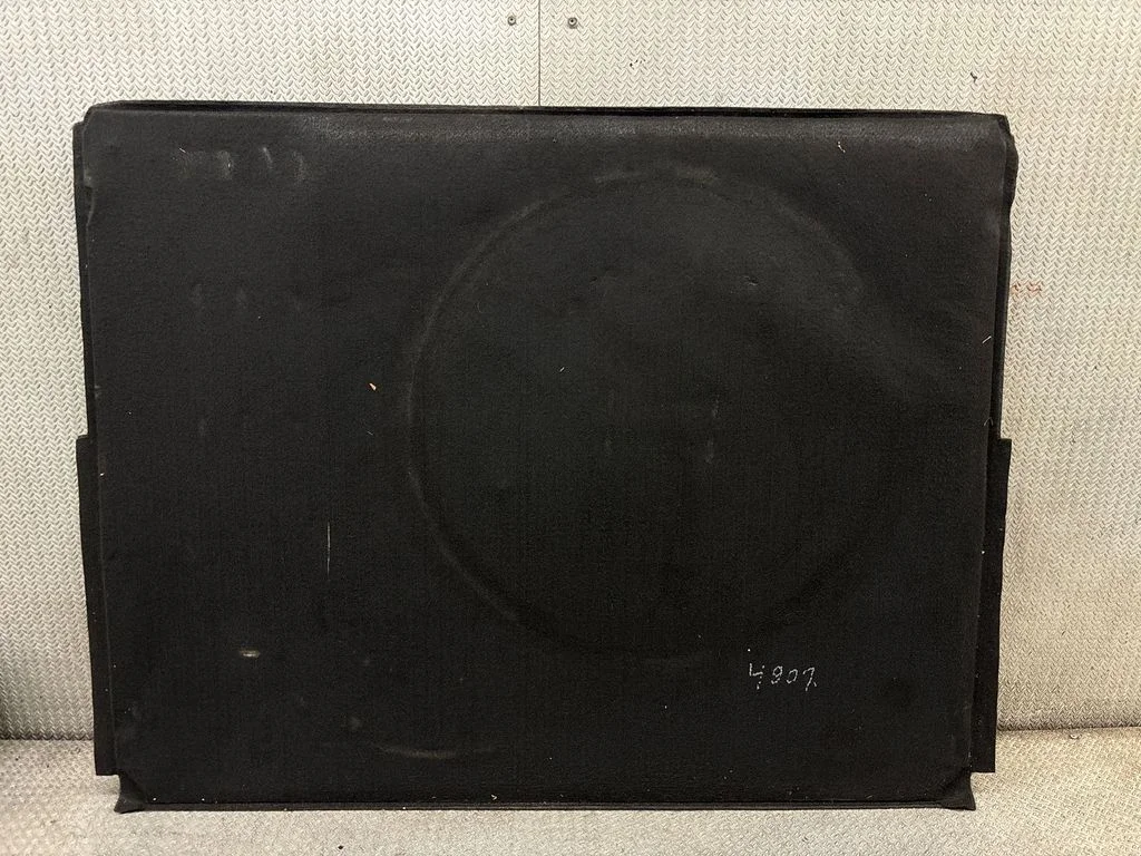 Trunk/boot floor carpet liner