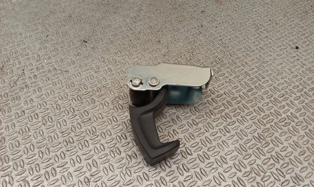 Tie down hook / loop – Skoda Superb B6 (3T) (2008-2015)