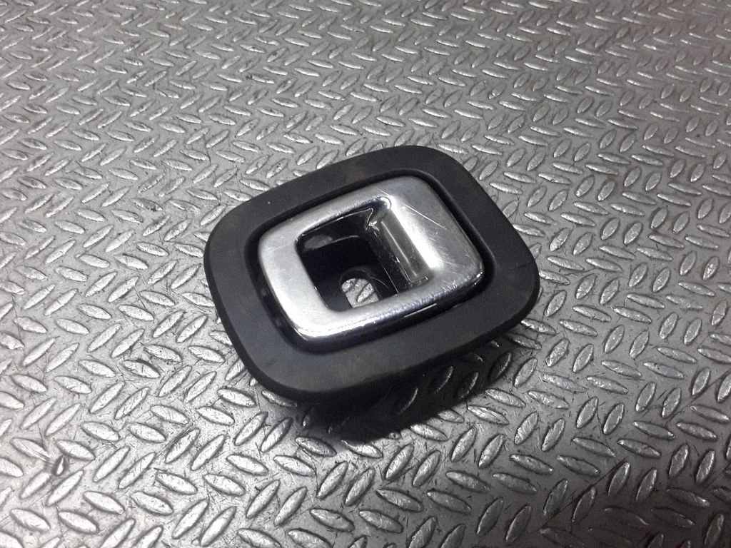 Tie down hook / loop