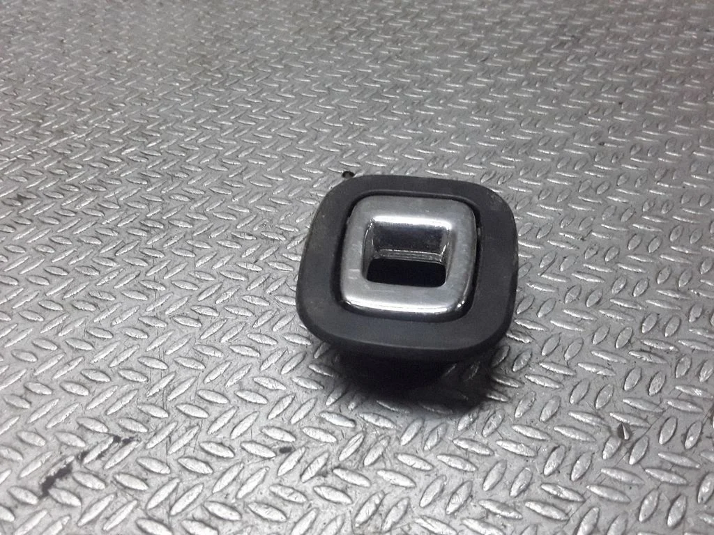 Tie down hook / loop