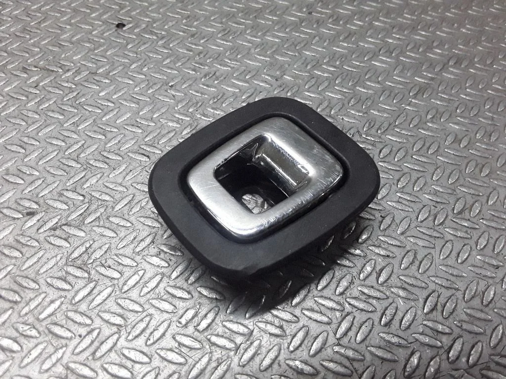 Tie down hook / loop