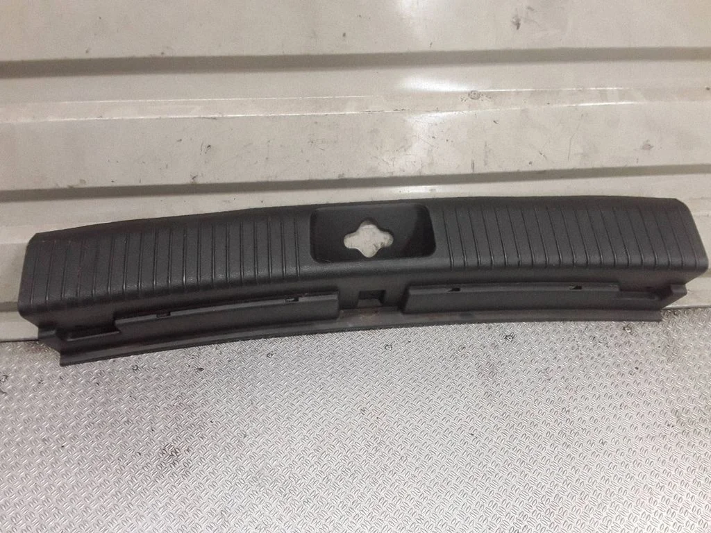 Trunk/boot sill cover protection – KIA Ceed (2012-2018)