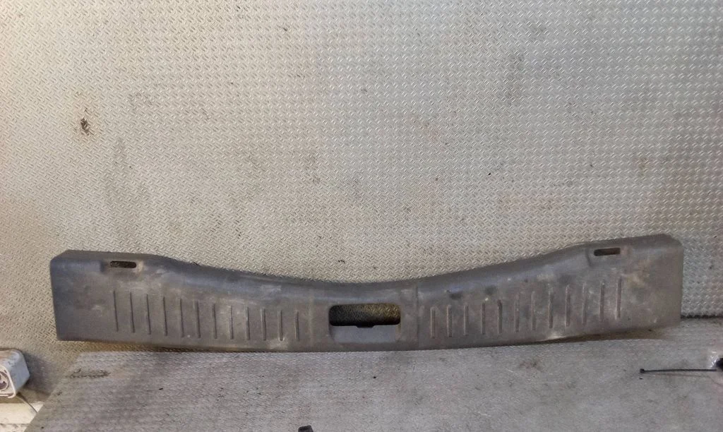 Trunk/boot sill cover protection 8V41S40352A