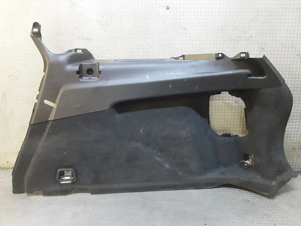 Trunk/boot side trim panel 39804324