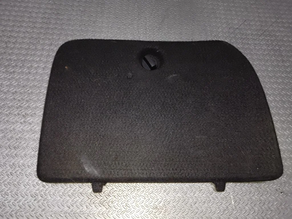 Trunk/boot trim cover – right