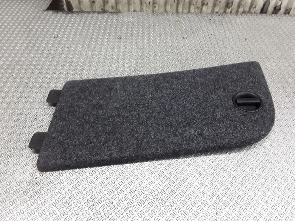 Trunk/boot trim cover – Volkswagen Tiguan (2007-2016)
