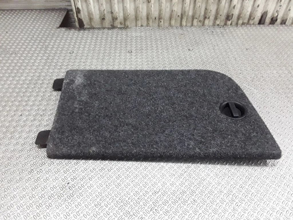 Trunk/boot trim cover – Volkswagen Tiguan (2007-2016)