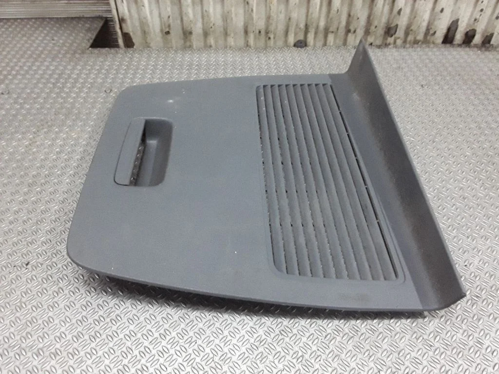 Trunk/boot trim cover 6M21U312A28A