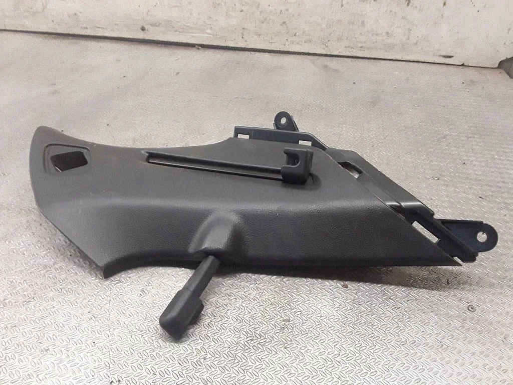 Parcel shelf load cover mount bracket – Mazda 6 (2008-2013)
