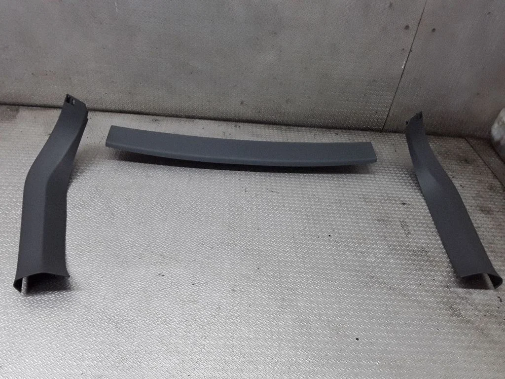 Tailgate/boot cover trim set AM51U46404AAW