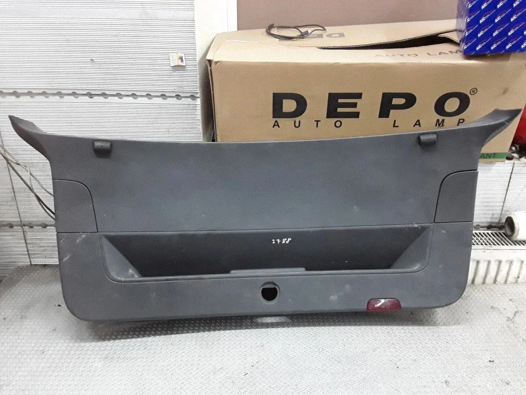 Tailgate/boot cover trim set 5M0867601