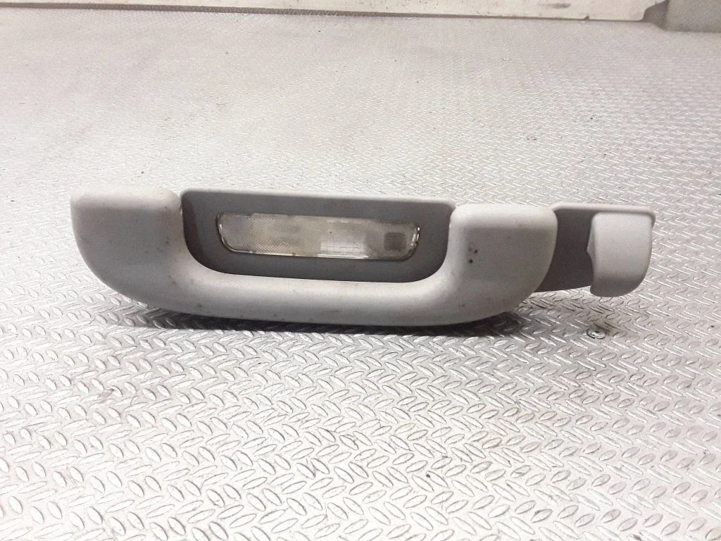 Tagumine lae käepide A1648100654