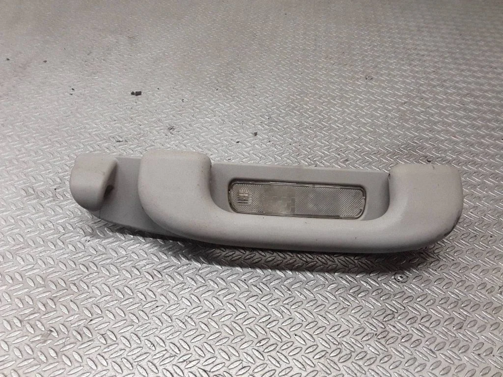 Tagumine lae käepide A1648100554
