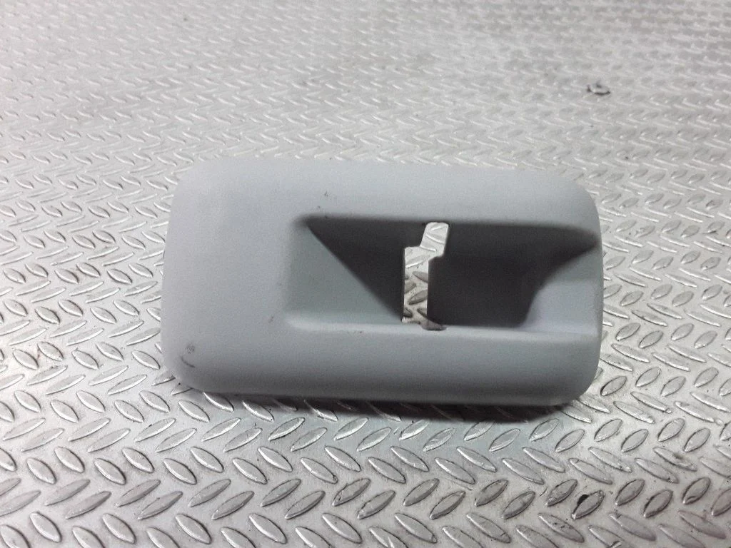 Cargo luggage net fixing mount