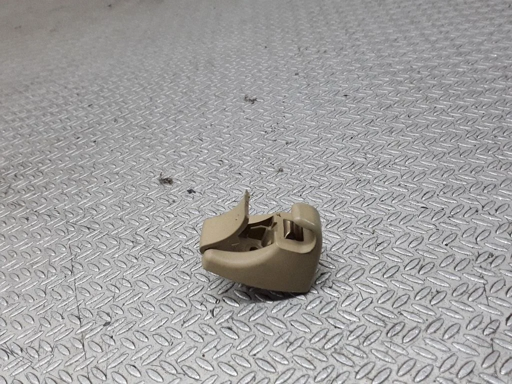 Sun visor clip/hook/bracket