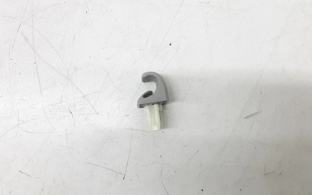 Sun visor clip/hook/bracket – Toyota Avensis Verso (2001-2009)