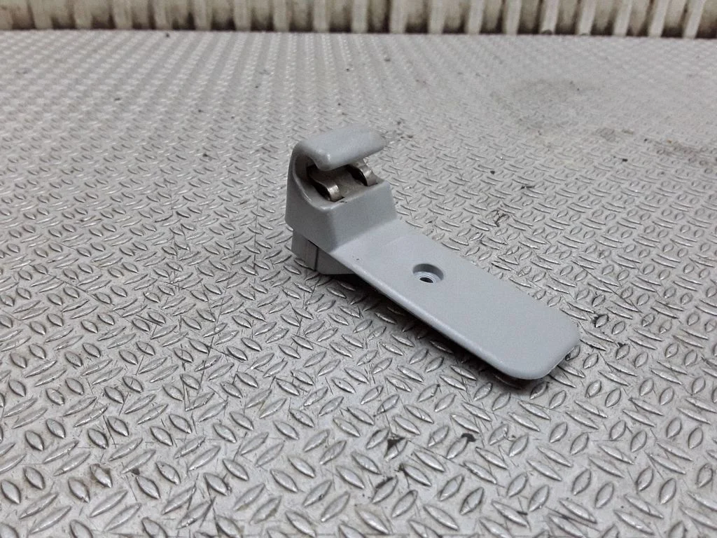 Sun visor clip/hook/bracket