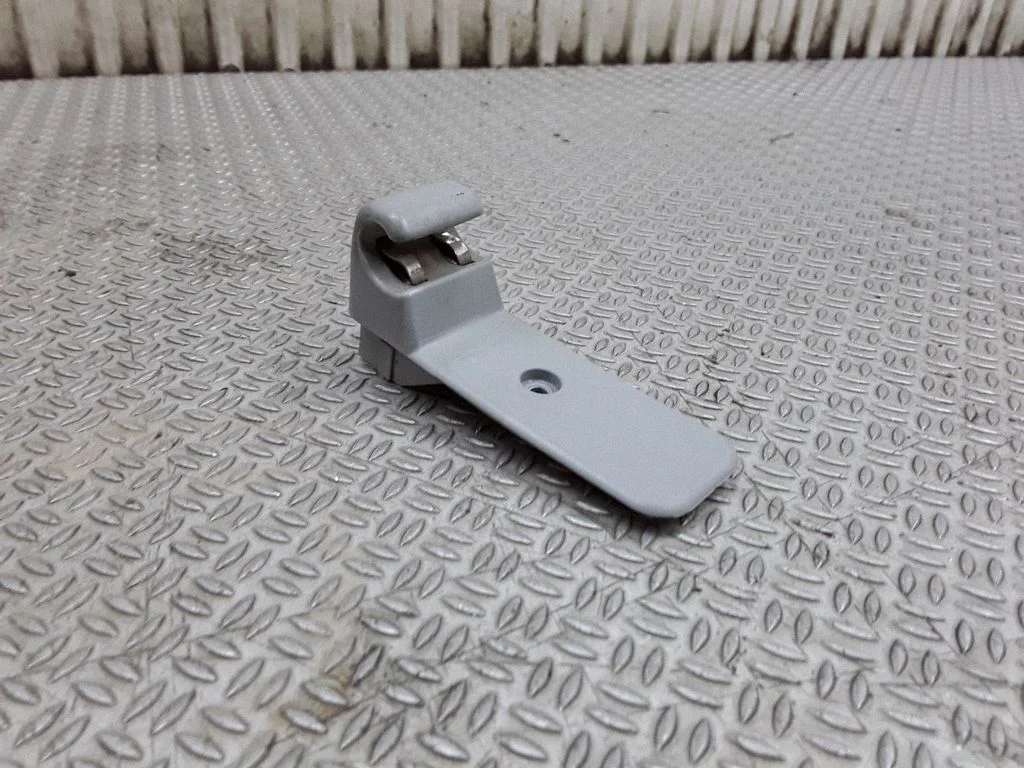 Sun visor clip/hook/bracket