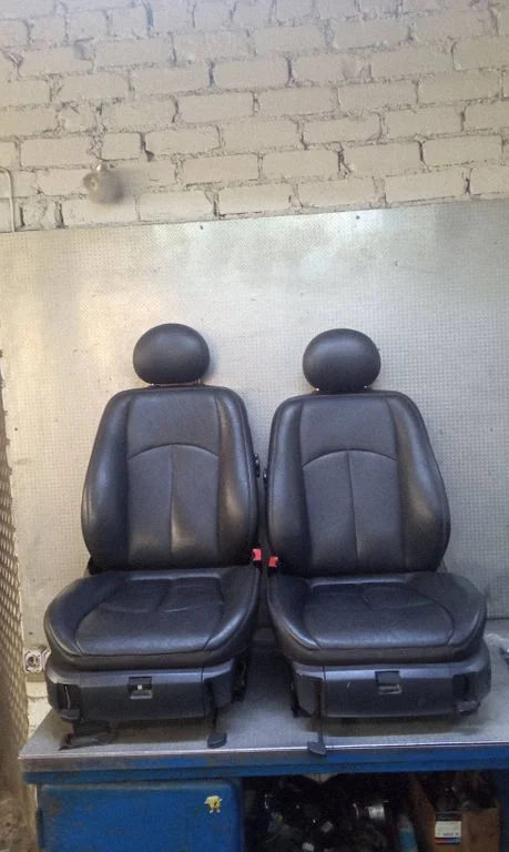 Seat set
