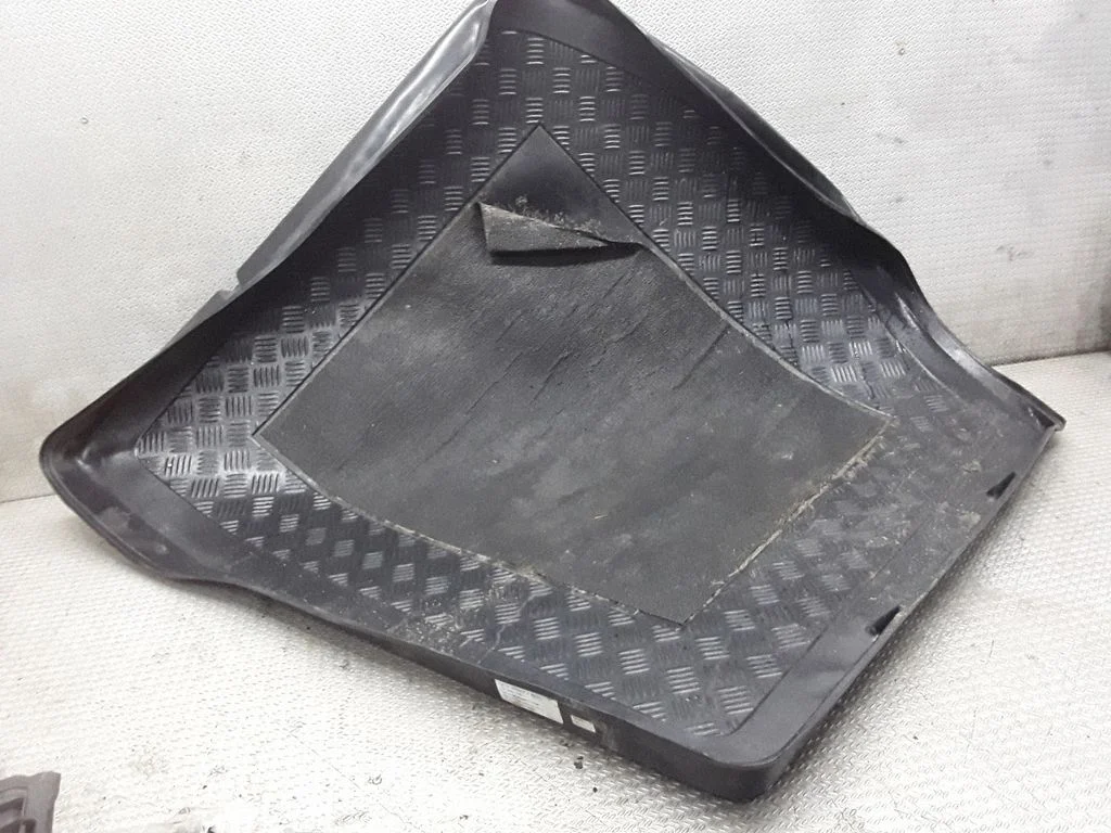 Pagasiruumi kummimatt – Ford Mondeo MK IV (2007-2014)