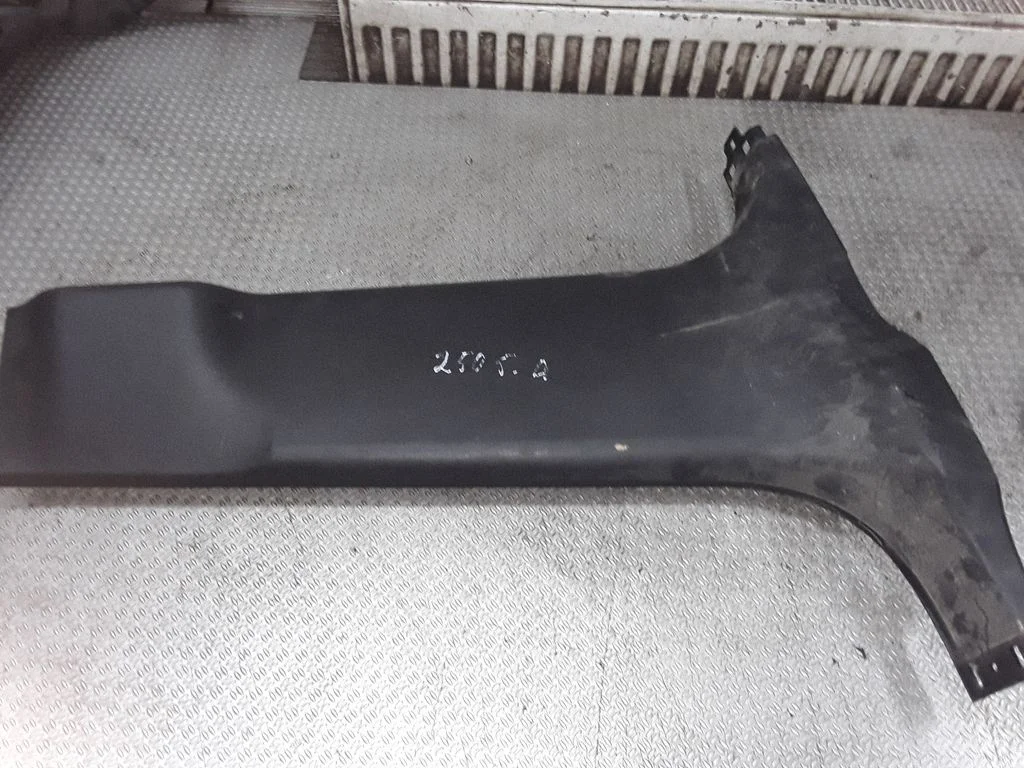 (C) pillar trim – right