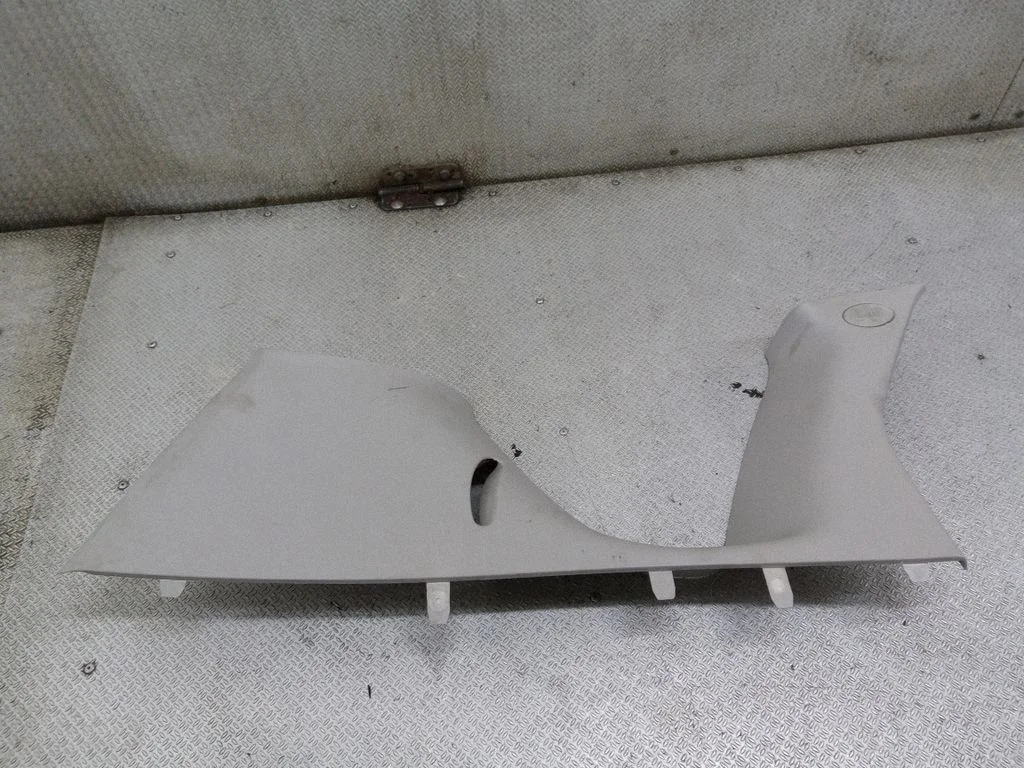 (D)pillar trim (top) 13265391