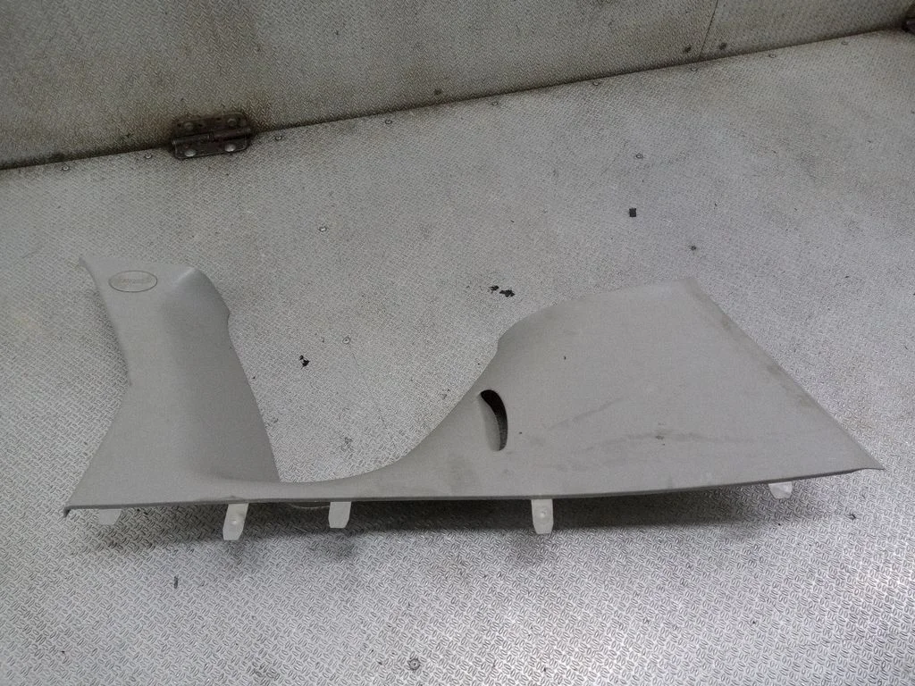 (D)pillar trim (top) 13265392