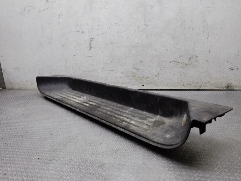 Rear sill trim cover 7H086372SK