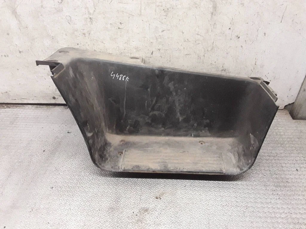 Front sill trim cover 130582807