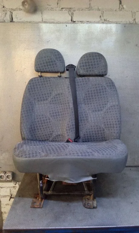 Eesmine kaheistmeline iste – Ford Transit - Tourneo Connect (2009-2013)