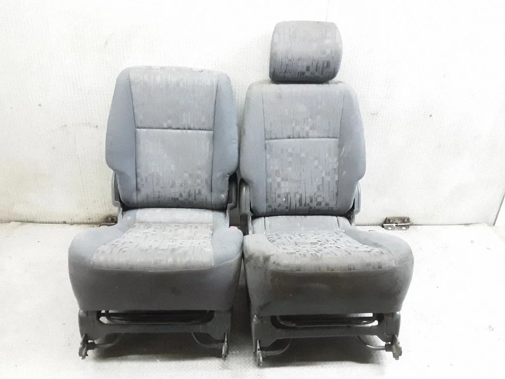 Kolmas istmerida – Toyota Previa (XR30, XR40) II (2000-2006)