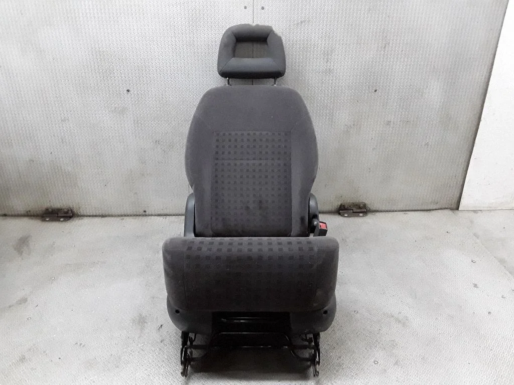 Trešā sēdekļu rinda – Ford Galaxy (2000-2006)