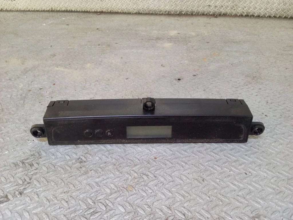 Clock 945102B000