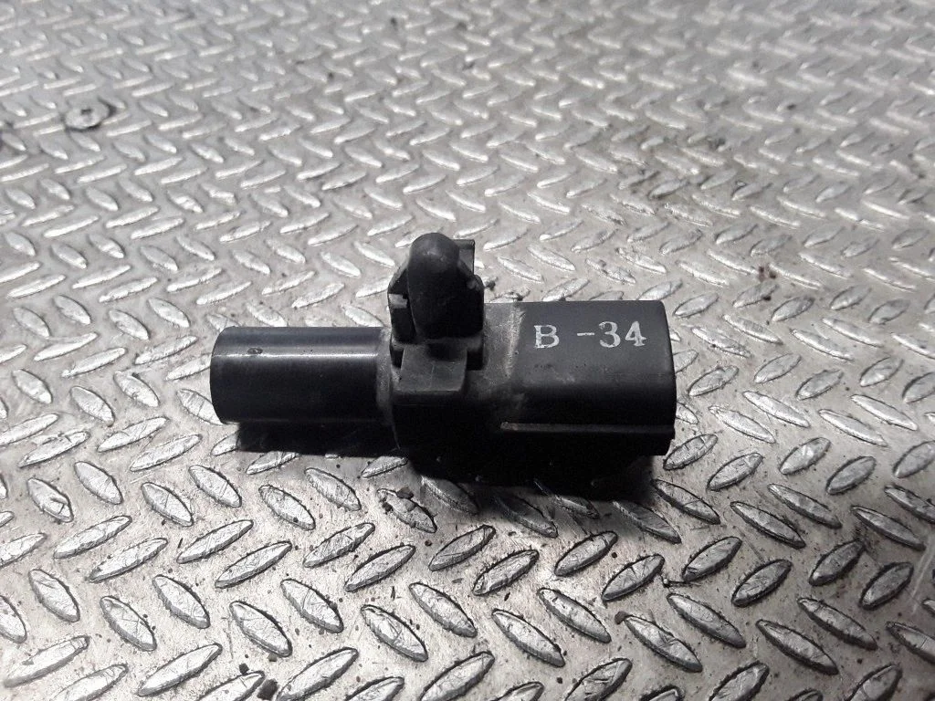 Outside/external air temperature sensor – Mazda 6 (2002-2008)