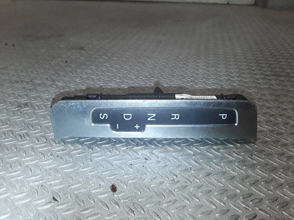 Gear shift selector indicator – Audi A6 Allroad C6 (2006-2011)