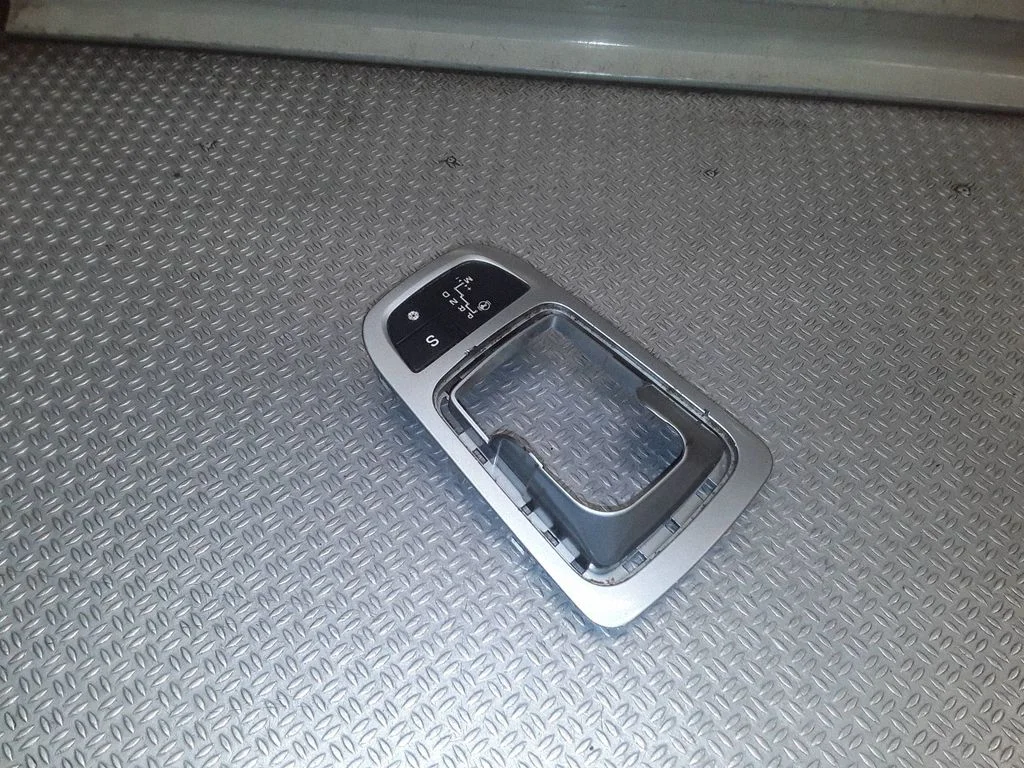 Gear shift selector indicator 9682471977