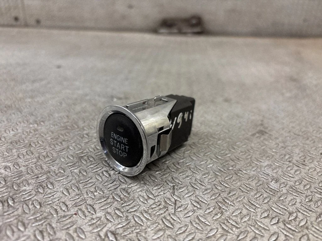 Mootori start-stopp-nupp 15A7101