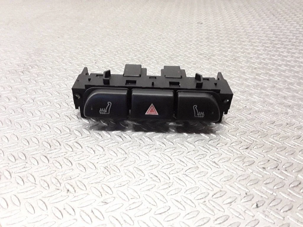 Hazard light switch 1X4313B302BD