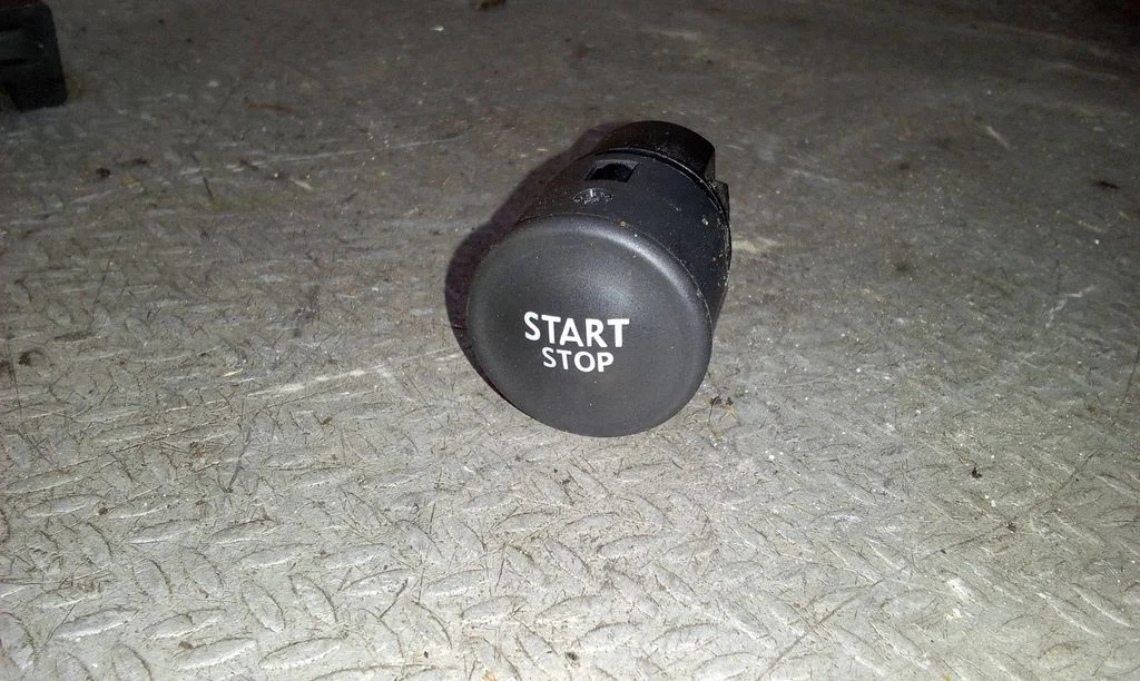 Engine start stop button switch – Renault Laguna III (2007-2015)
